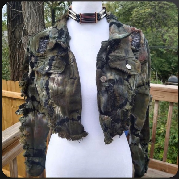 Crust punk shredded post apocalyptic camo cropped denim jacket - Picture 5 of 7